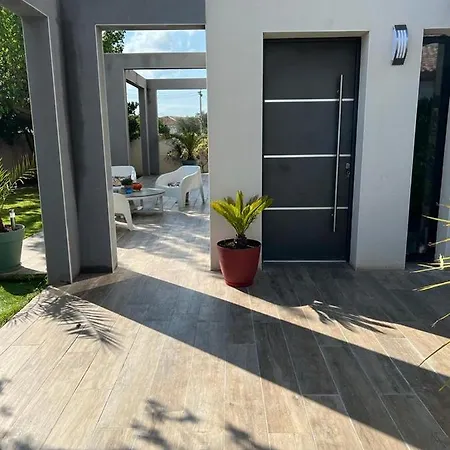 Mila, Piscine,spa,serignan فيلة Sérignan