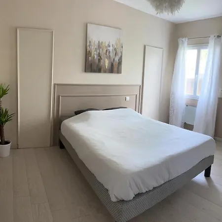 Mila, Piscine,spa,serignan